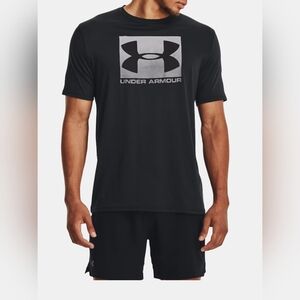 UNDER ARMOR UA Boxed short sleeve t-shirt!